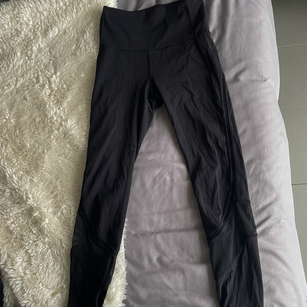 Lululemon leggings.